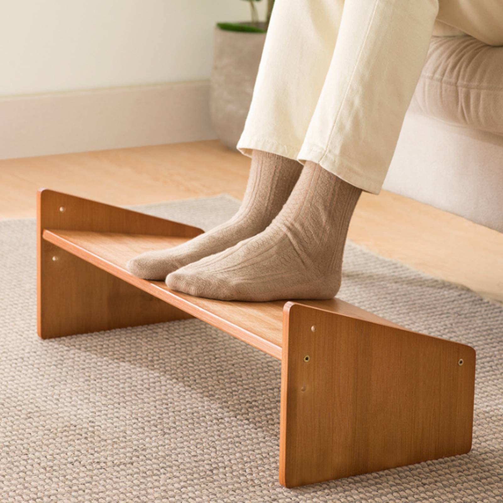 Podnóżek pod biurko z szeroką  – Office Stool recenzja i cena